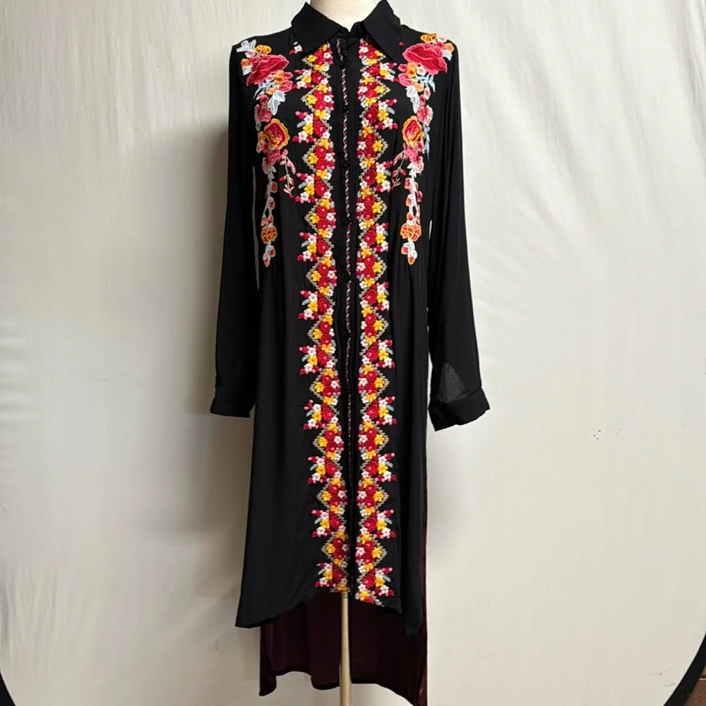 Andree by Unit Embroidered Velvet Back Shirt Dress‎ Size Small